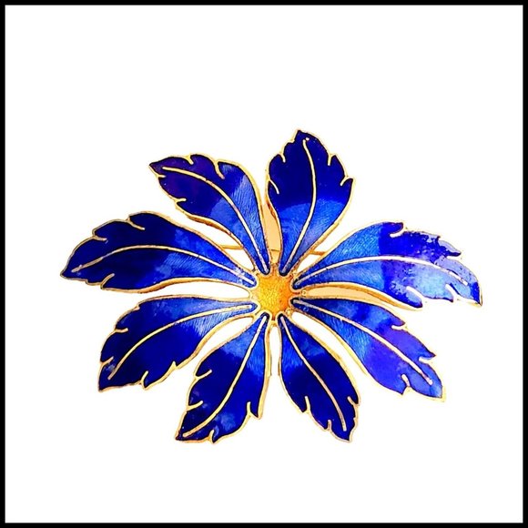 Vintage Blue Enamel Foliage Flower Two Tone Blue Shades Enamel Pin Brooch - Picture 1 of 14